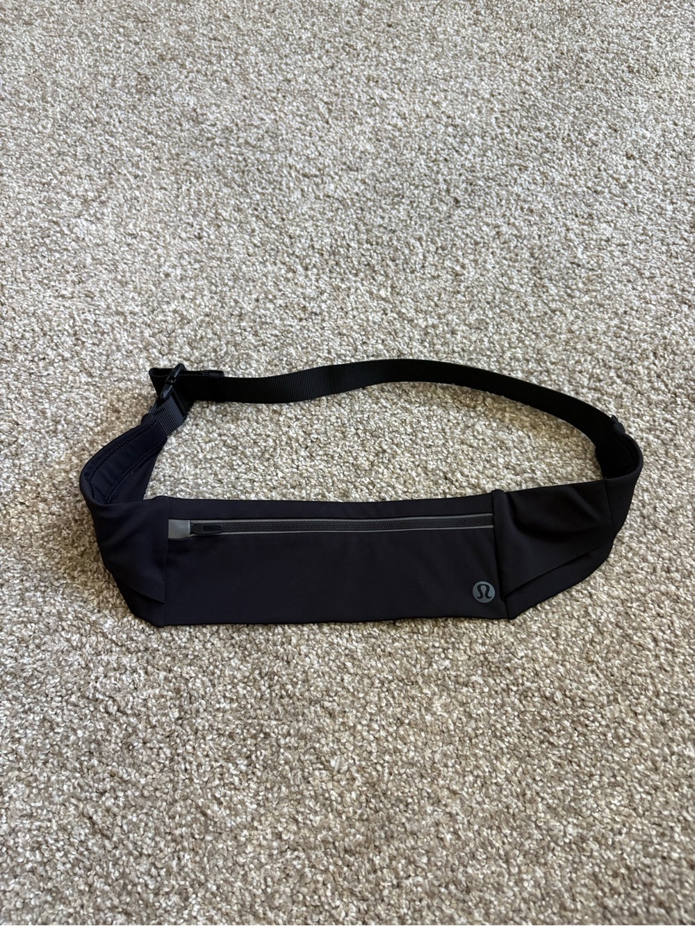 Lululemon Fast and Free Running Belt
S/M